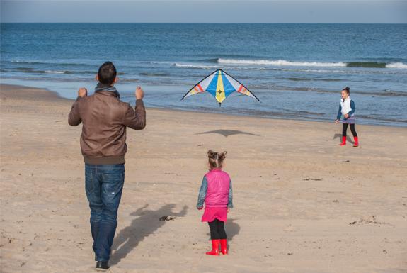 Vliegeren op het strand | Kustpark Egmond aan Zee